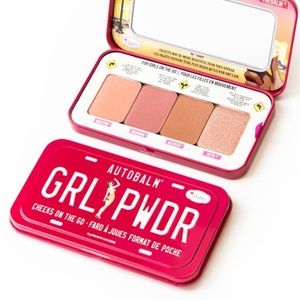 GRL PWDR blush pallet